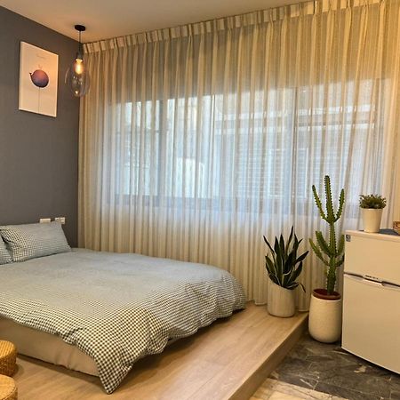 定春行旅 Haru Guesthouse ไถหนาน ภายนอก รูปภาพ