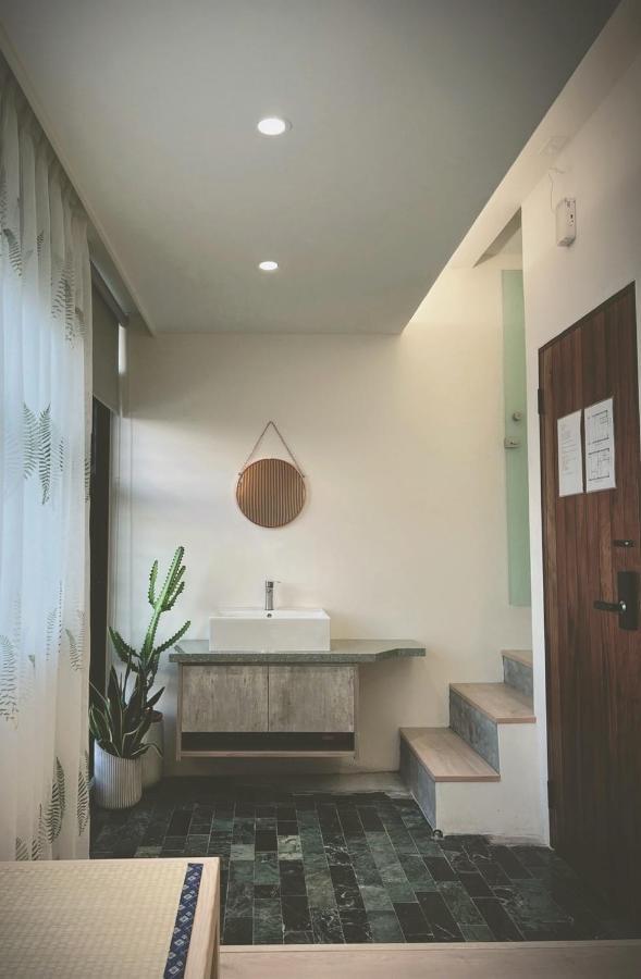定春行旅 Haru Guesthouse ไถหนาน ภายนอก รูปภาพ