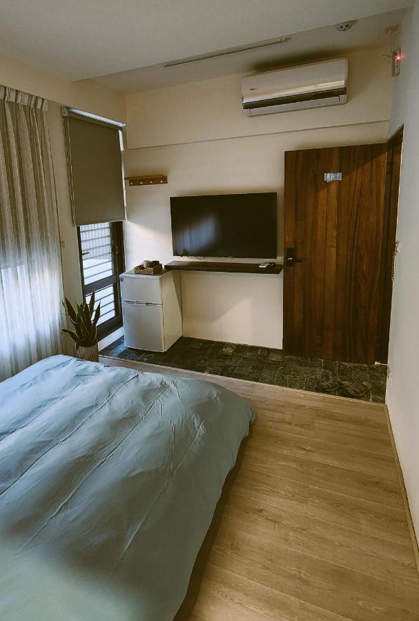 定春行旅 Haru Guesthouse ไถหนาน ภายนอก รูปภาพ